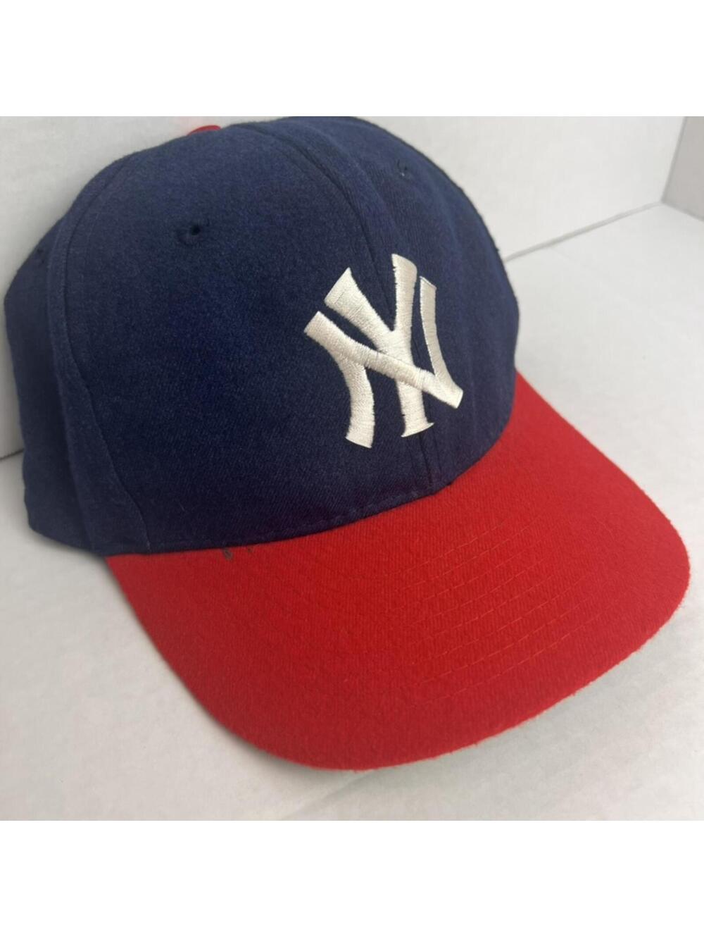 VTG New York Yankees Official, Licensed Par Cap, 2 Tone Baseball Hat, MED/LRG